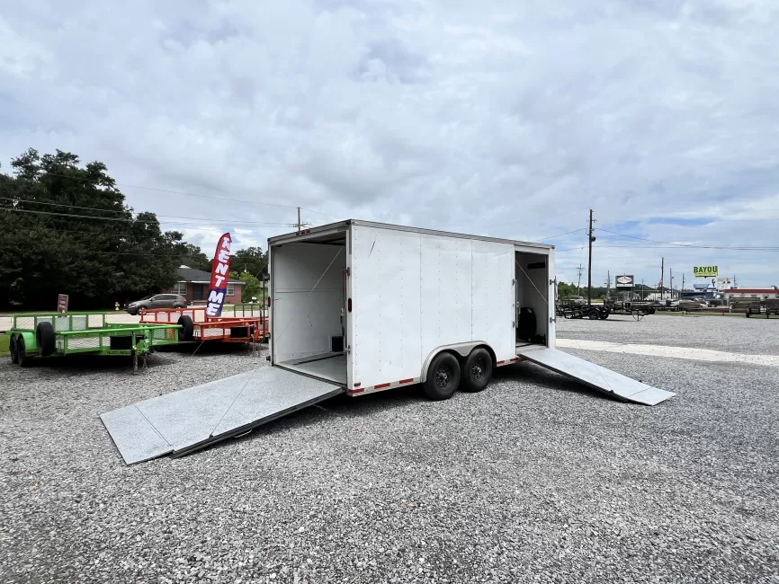 Lark ENC18 (Enclosed) rental photo 4