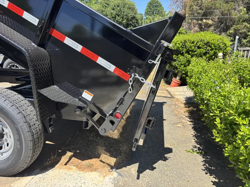 #16 14' Dump Trailer (Dump) rental photo 2