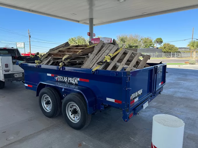Zeus Trailer Rentals — rental photo 4