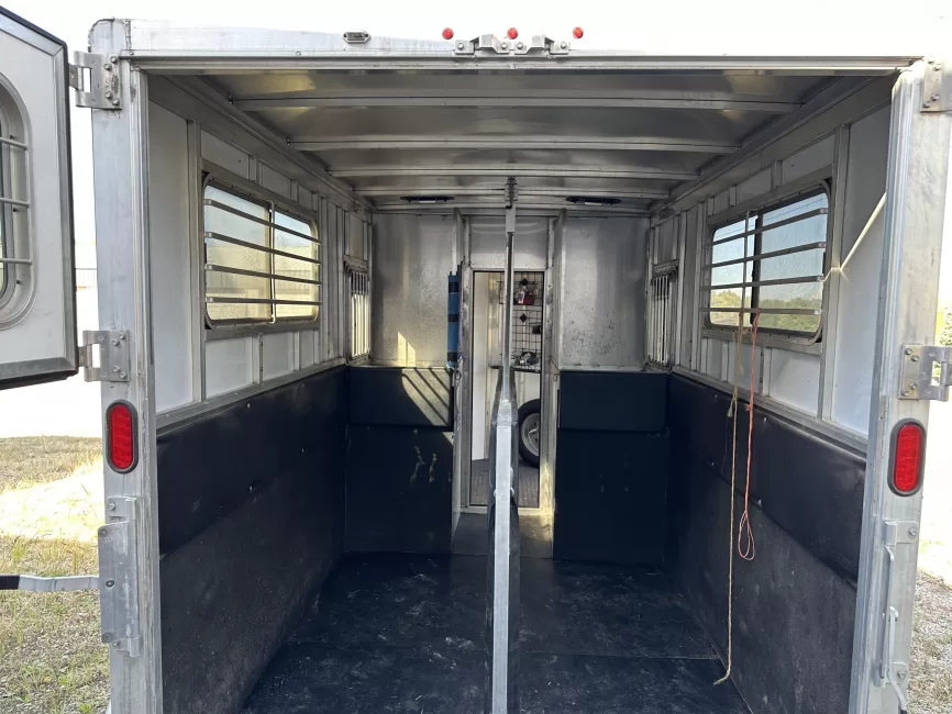 Quad Cities Transportation — rental photo 1