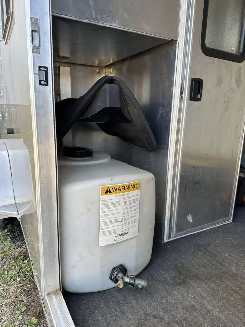 Quad Cities Transportation — rental photo 5