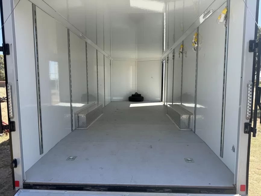 CellTech 85X24TA5 (Enclosed) rental photo 2