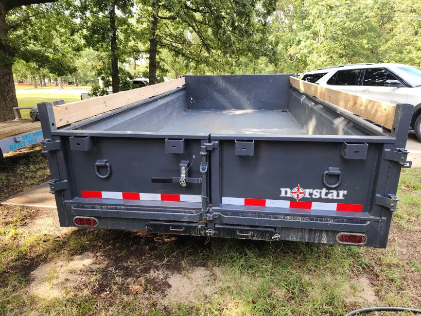 NORSTAR  (Dump) rental photo 2