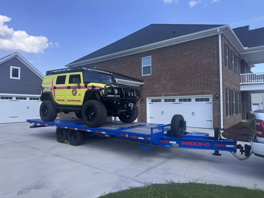 Maxx-D 24ft Blue 17k Tilt (Deckover) rental photo 3