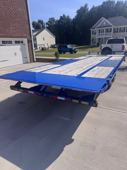 Maxx-D 24ft Blue 17k Tilt (Deckover) rental photo 6