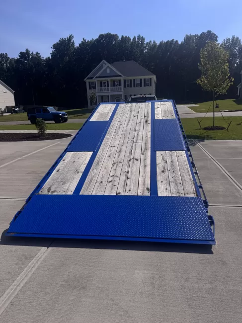 Maxx-D 24ft Blue 17k Tilt (Deckover) rental photo 9
