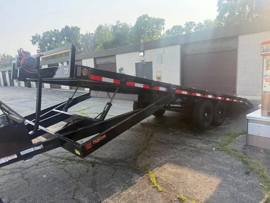 QSC 24 14k Tilt Deckover (Deckover) rental photo 3