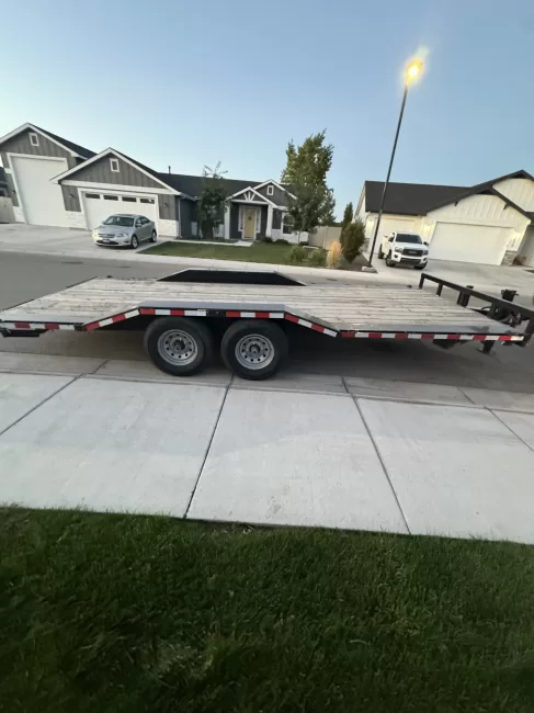 C and B 20 Foot Dof Car Hauler (Car)