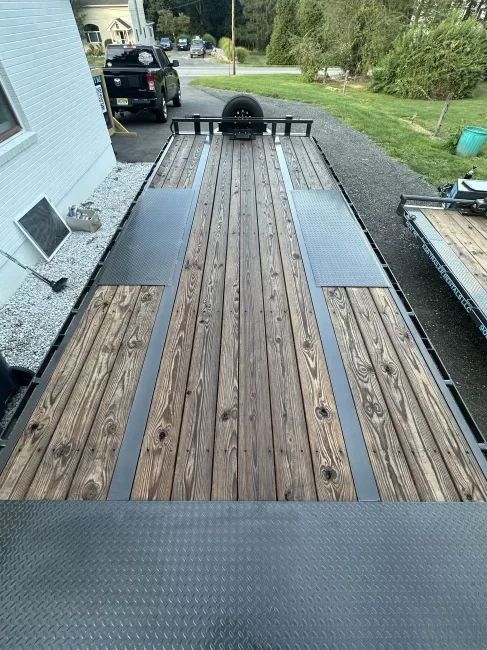 Maxx-D Tilt deck 8.5x22 (Deckover) rental photo 2