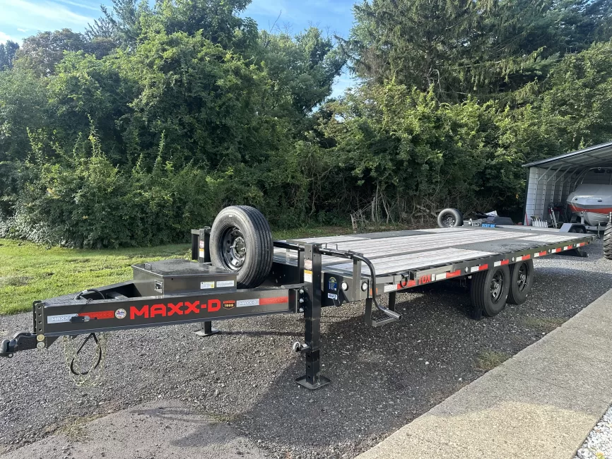 Maxx-D Tilt deck 8.5x22 (Deckover) rental photo 4