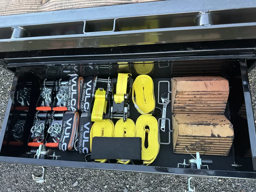 Maxx-D Tilt deck 8.5x22 (Deckover) rental photo 5