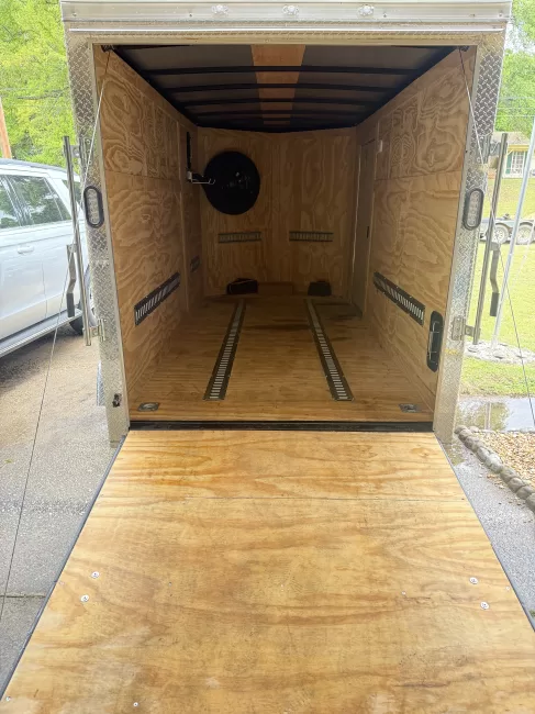 Rock solid 6 x 12 enclosed (Enclosed) rental photo 4