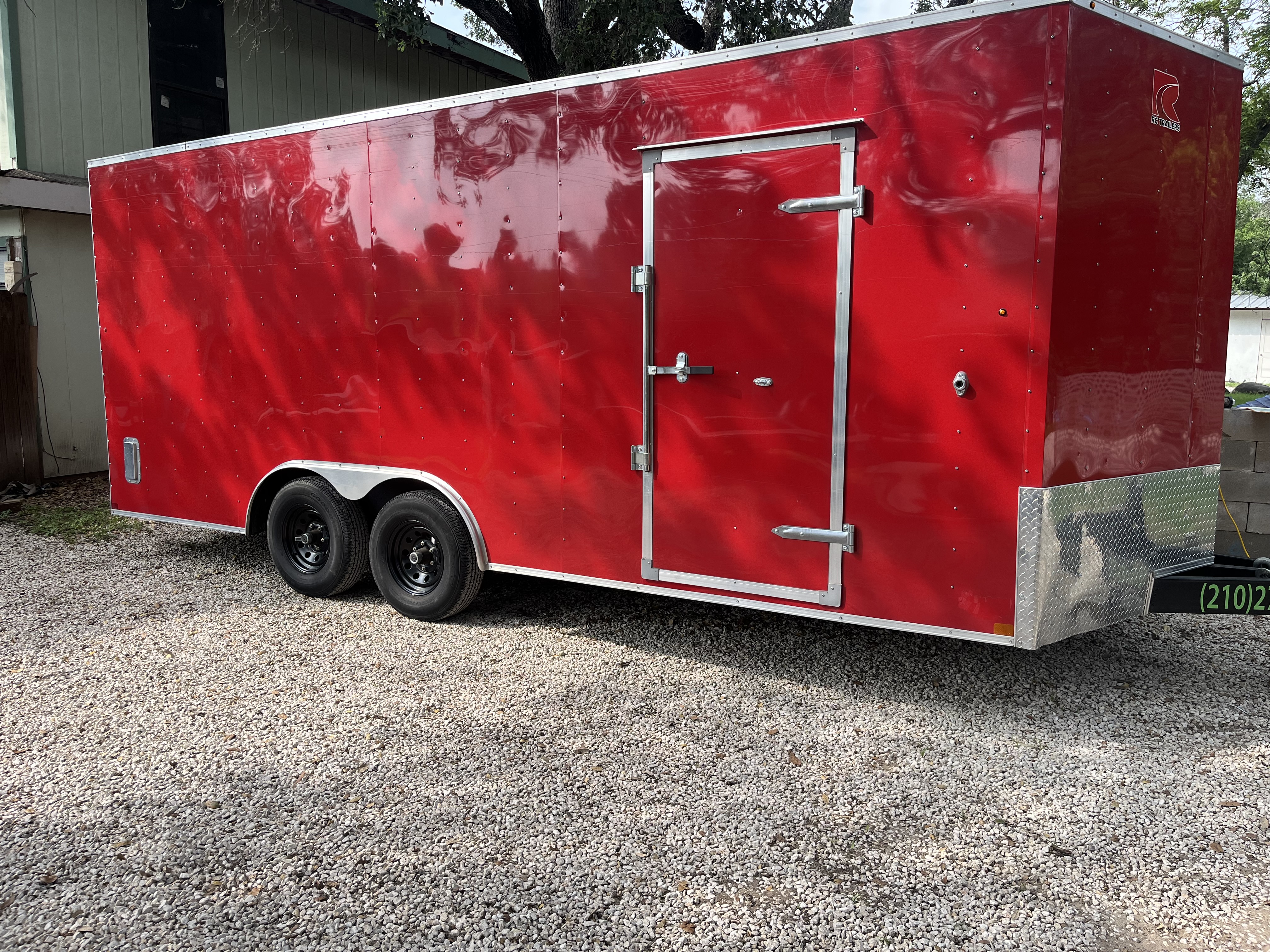 Carry On  (Enclosed)