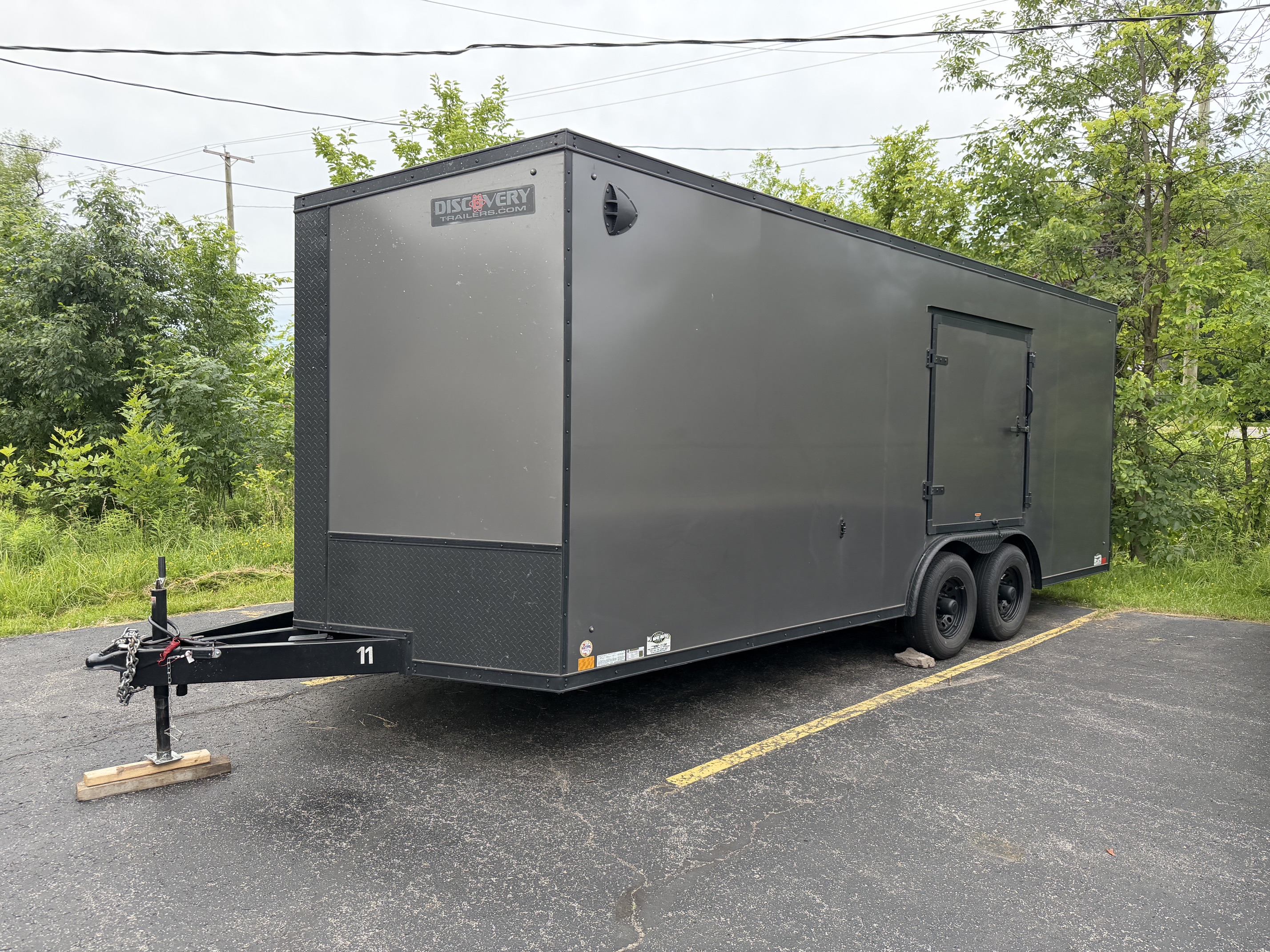 DISCOVERY  ENCLOSED GRAY rental in North Tonawanda, Ny