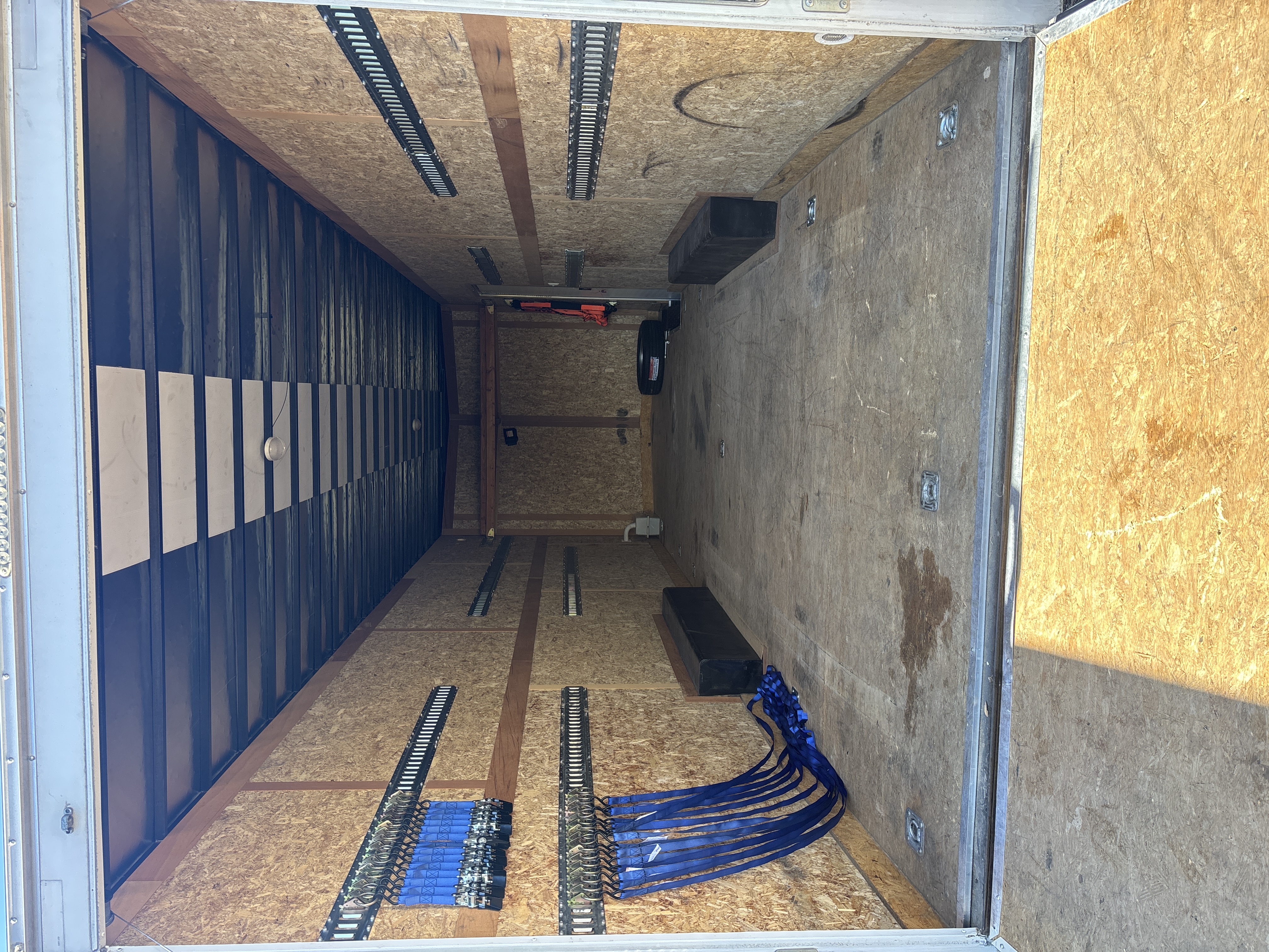 Kaufman Premium #12 26' (Enclosed)