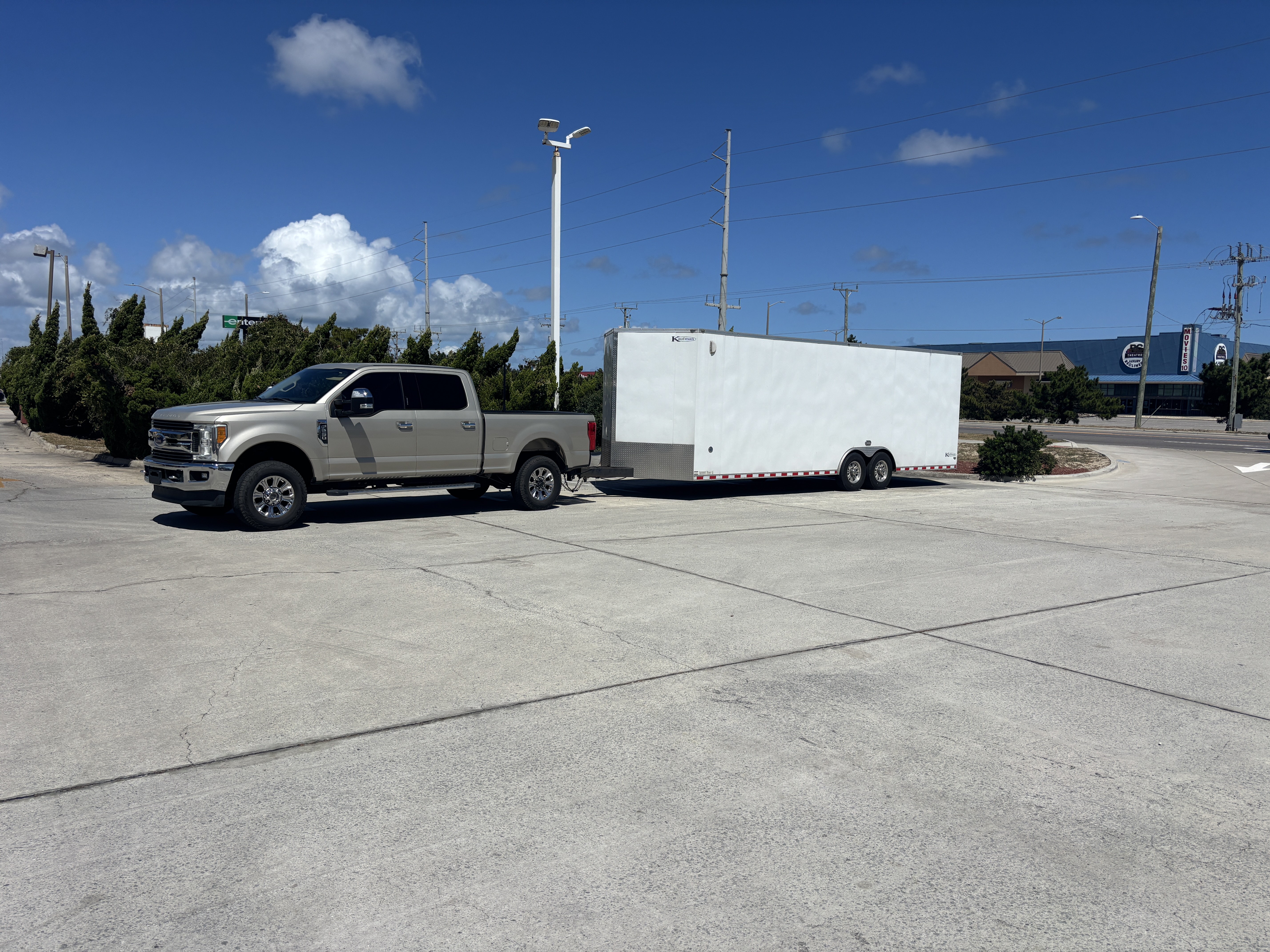 Kaufman Premium #12 26' (Enclosed)