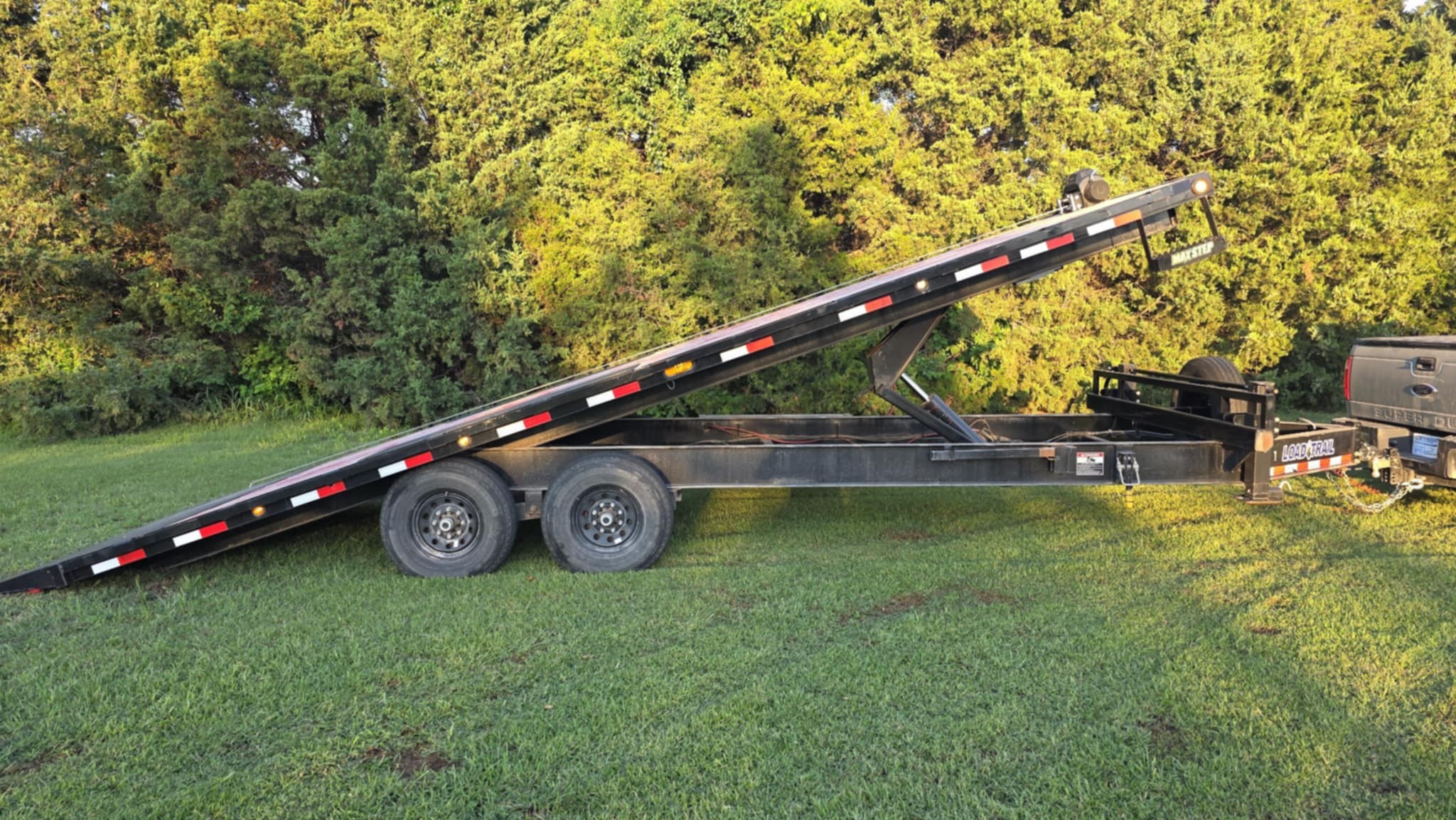 Load Trail Tilt 102"x24' Deckover (Equipment)
